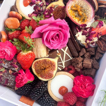 Load image into Gallery viewer, SWEET GRAZING BOX (SMALL)