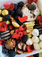 Load image into Gallery viewer, SWEET GRAZING BOX (SMALL)
