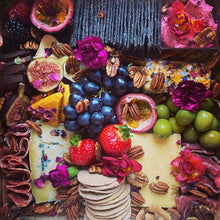 Load image into Gallery viewer, DELUXE CHEESE GRAZING BOX(LARGE)
